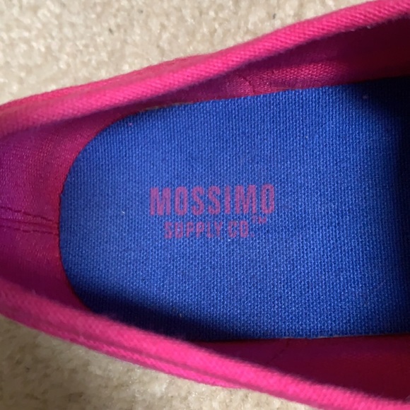 Like new pink sneakers - Picture 2 of 3